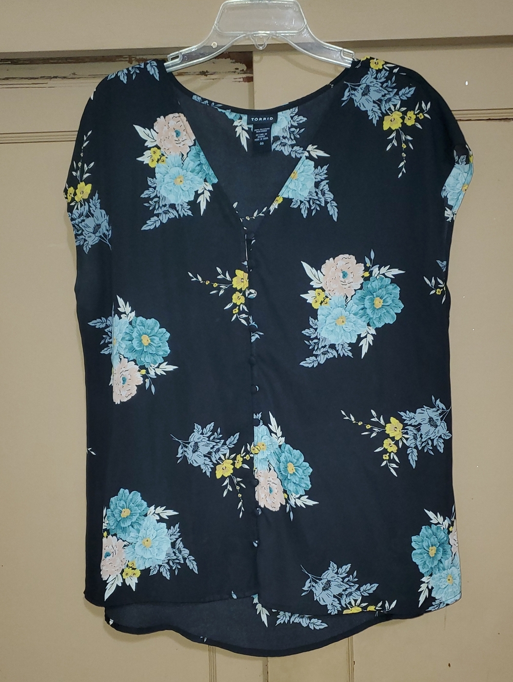 torrid Black Floral V-Neck Button Blouse with Blue and Cream Blooms
